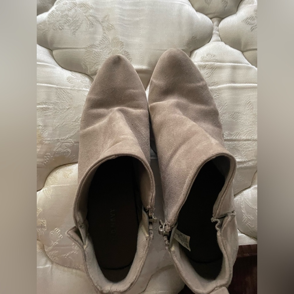 from old navy, size 9, and are light brown